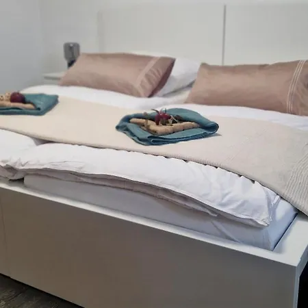 Lichtblick Mit Terrasse In Ruhiger Lage Apartman