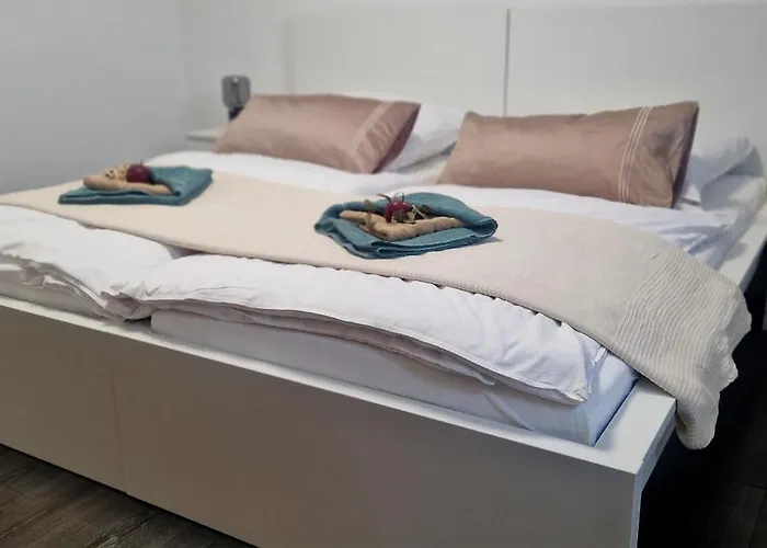 Lichtblick Mit Terrasse In Ruhiger Lage Lägenhet