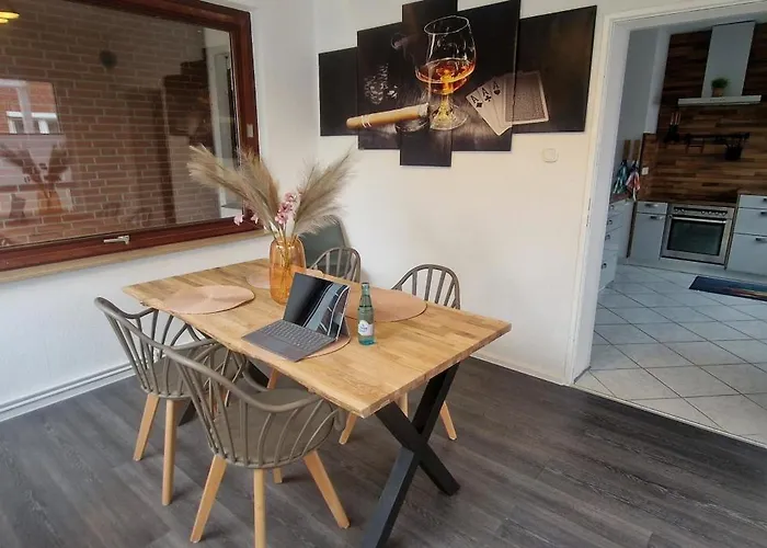 Lichtblick Mit Terrasse In Ruhiger Lage